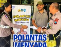 Polantas Menyapa merupakan program unggulan dari Ditlantas Polda Jatim khususnya di bidang pelayanan kepada masyarakat. 