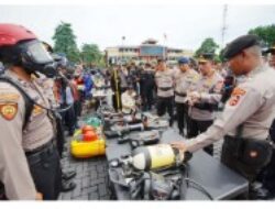 Kapolri Tinjau Sarana-Prasarana Pada Apel Kesiapan Tanggap Bencana di Mako Brimob.