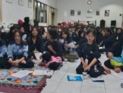 Serius ikuti Diklat Orientasi Palang merah di Markas PMI Jember di ikuti puluhan anggota PMR Madya SMPN 4